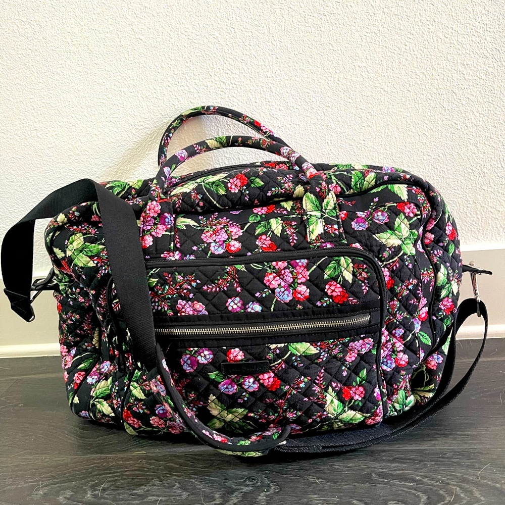 Vera Bradley Weekend Traveler- Winter Berry 2017